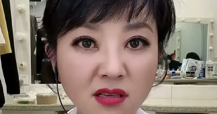 “学历最低”的央视主持，嫁给电台领导，结婚24年只生孩子不做饭