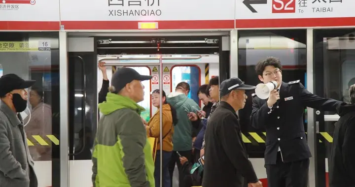 到底是谁占便宜？宁马线开通满月，两地网友吵翻了