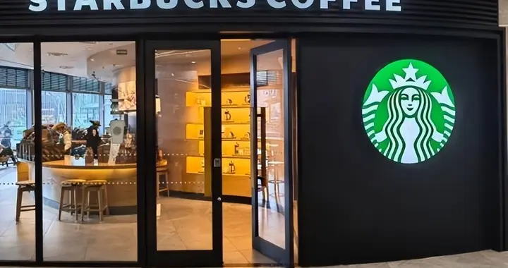 要热水被烫反骂店员？星巴克“消费入座”，戳破了谁的边界感