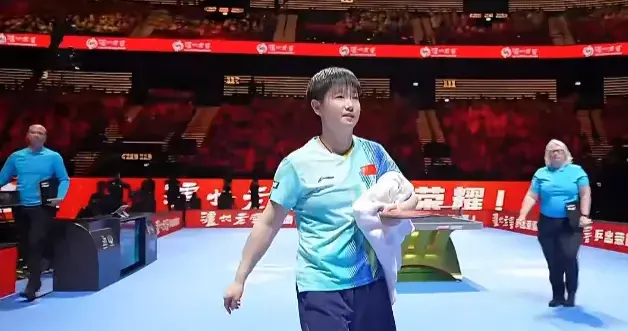 澳门冠军赛半决赛对阵确定，孙颖莎逆转冠军，一个险胜一个落泪