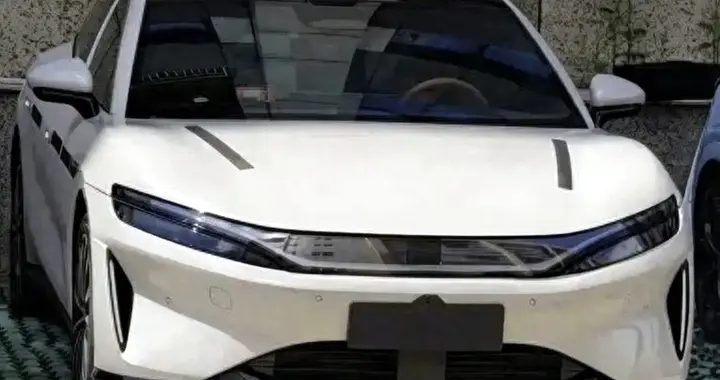 比亚迪全新旗舰大型轿车！大汉实拍，气场十足，纯电续航超1000km