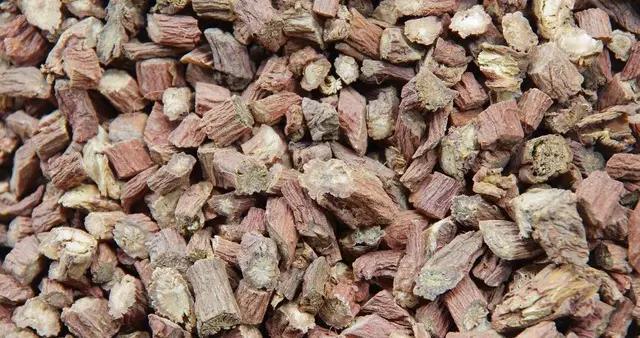 丹参加两味，肝气顺了肝脏强！化解郁结防囊肿，中医养肝就靠三味