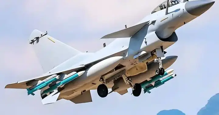 雷达锁定挑衅中国战机？解放军硬核反杀：敢拿枪指脑门绝不轻饶！