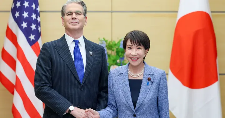 贝森特下场买日元？真相很残酷：他救的不是日本，是华尔街和选票