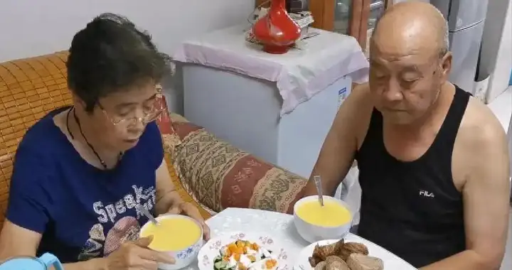 医生提醒：跟癌症病人一起吃饭，一定要注意五件事，千万别忽视！