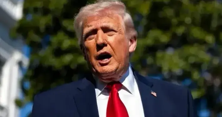 美伊谈判失败，不到24小时，特朗普祭出一“蠢招”，还提到了中国