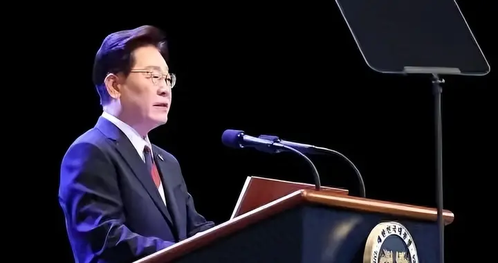 韩国光复日，李在明宣告：亲日反民族者，包括后代财产全部追缴！