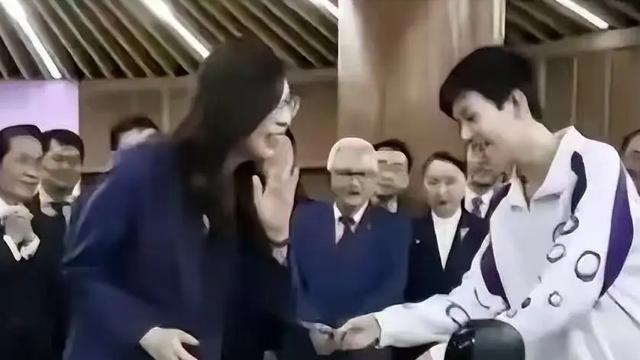 远山歌行：不虚此行的郑丽文，也玩玩咱北京