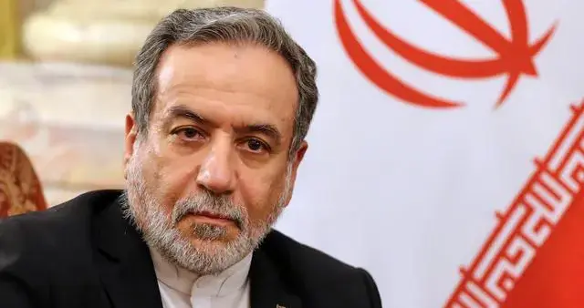 硬刚到底！伊朗总统霸气回怼特朗普：投降幻想请带进坟墓