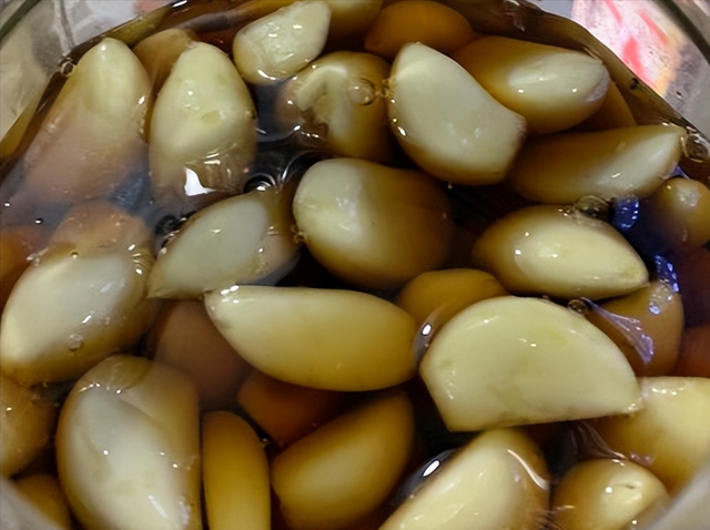 46岁大姐爱吃腌蒜，吃了7个月后去医院体检，现在身体状况如何？