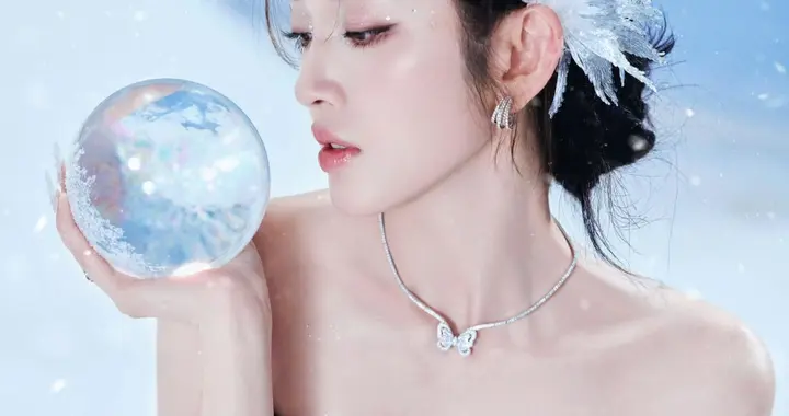唐艺昕雪域碎钻裙造型绝美