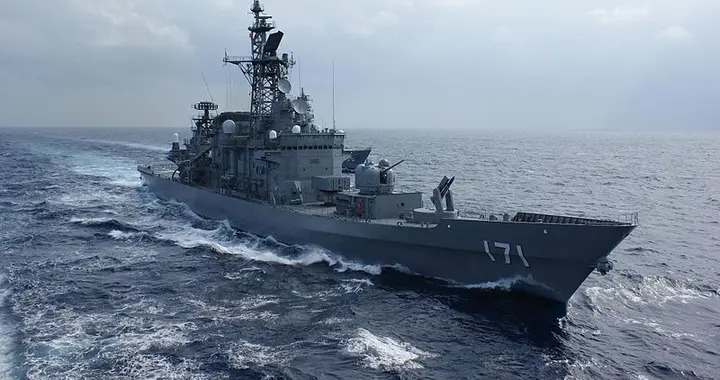 日舰闯台海之际，中国百艘舰船出动，划下5处禁区，反制已经展开