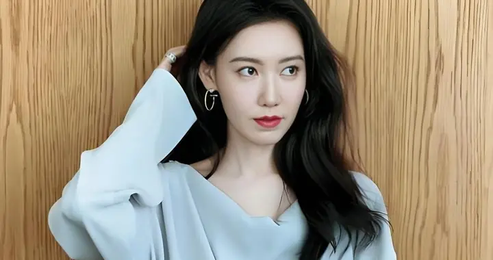 💞高露：不艳丽，但很耐看的一位演员，有部剧正在北京台播放