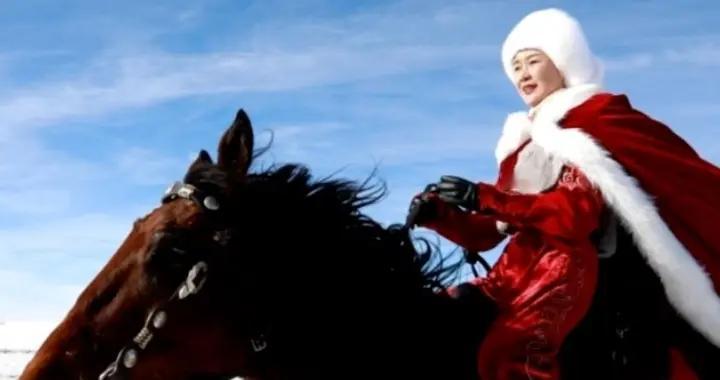 贺娇龙被新疆官方记大功奖励，但是还是有很多网友提出不同的声音