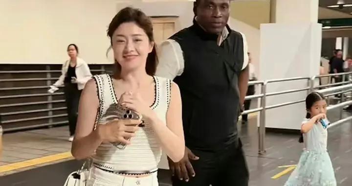 前港姐徐菁遥红馆看魔术秀 出身青衣邨嫁入豪门 退圈多年冻龄如少女