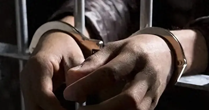 不打垮中国不罢休？内鬼终于现身，令所有人感到意外！事情不简单