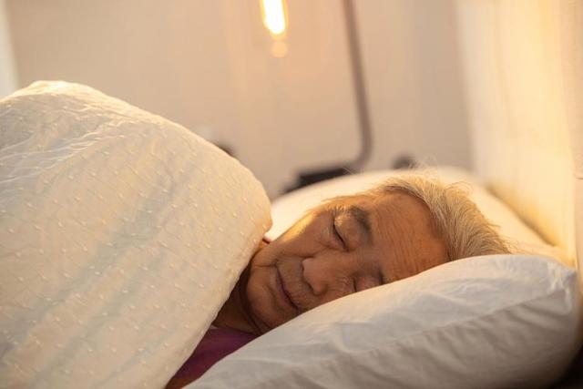 睡眠若有4个特征，证明肝功能正在恢复正常，赶紧对照看你有没有