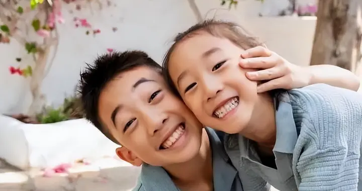 陈小春不敢退休：见过太多前辈一停就垮，两个儿子学费一年近百万
