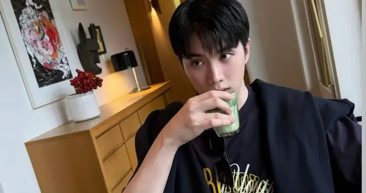 当我翻遍了这个泰国男星的所有私服穿搭后，终于悟了！