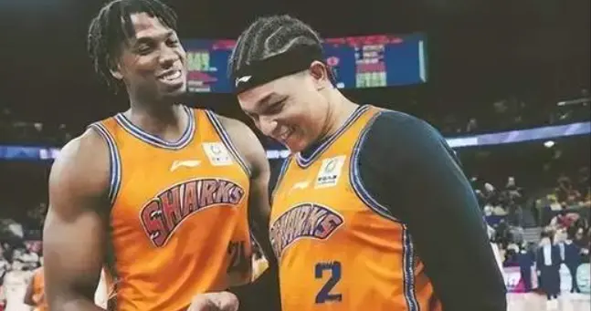 “将就签约”成就CBA黑马！上海男篮如何逆袭成头号种子？