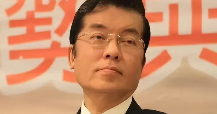 中时新闻网透露郑丽文随行人员，“能人”张荣恭曾出席9·3大阅兵