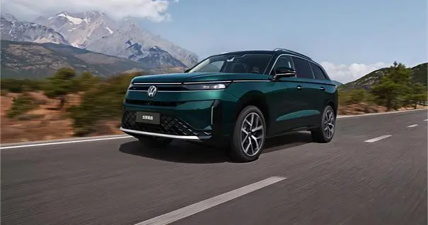 "油电双车"怎么选？这款中大型SUV用实力说话，272马力够不够