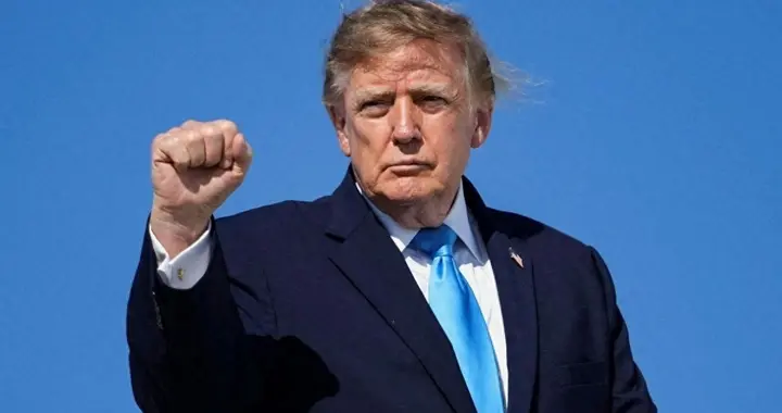 美国情况不对劲，中期选举仅剩下几天，特朗普支持率突然上涨？