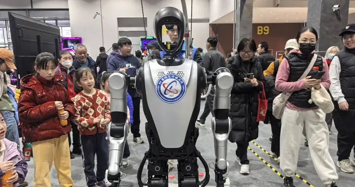 定了理想人形机器人加速落地，智能生活照进现实