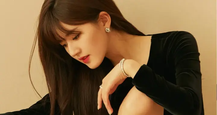 美女壁纸-第5718期-赵露思