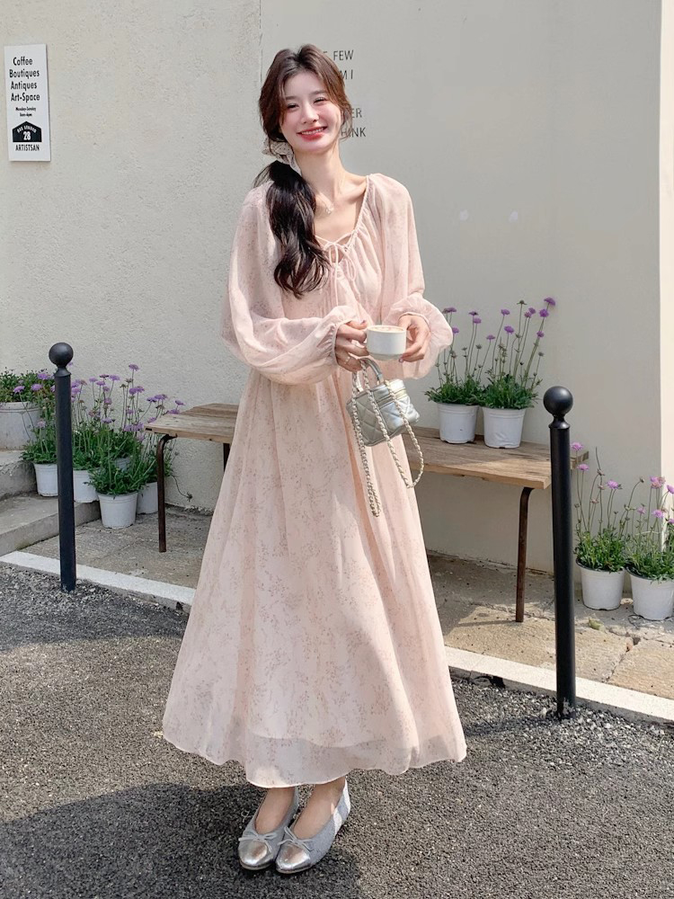 「春日碎花裙🌸度假显瘦绝绝子」