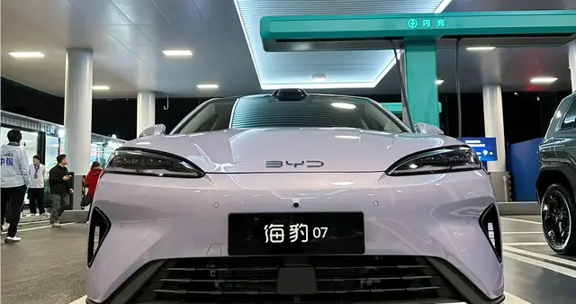 测试“封神”丨比亚迪海豹07EV：705km续航+9分钟闪充，家用优选