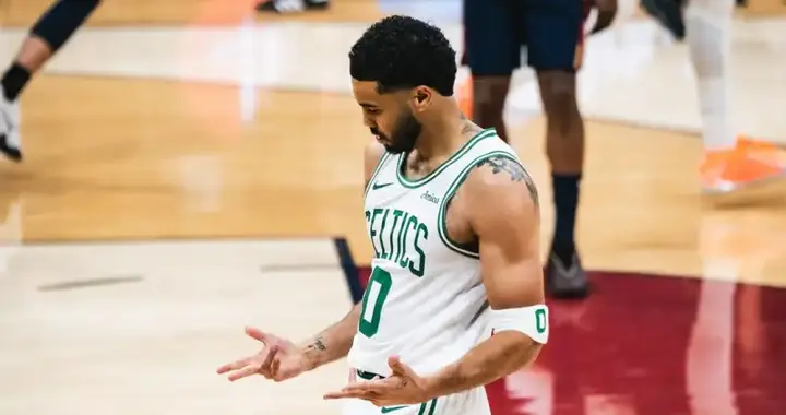 强势回归！凯尔特人官方晒赛场照：杰森-塔图姆已复出10场