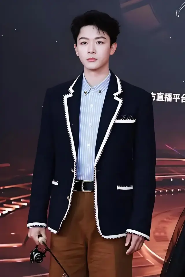 曹骏新剧抢镜张晚意引资源争议，网友：内娱终于给演技派让位了？