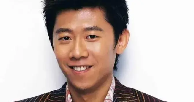 49岁夏雨近况曝光！16年前娶袁泉生一女，如今婚姻幸福成宠妻狂魔