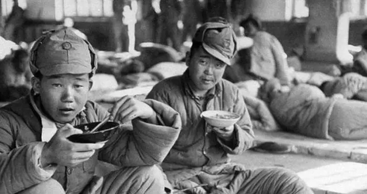 我军除了优待俘虏外，还有一招让敌人无比头疼：简直跟中邪了一样