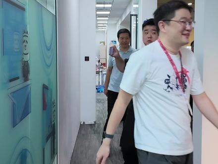 内部员工视角！雷军爆赞汽车up主？