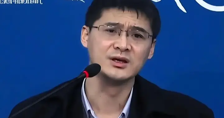 为啥罗翔突然陷入舆论泥潭