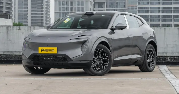 25万华为系满血SUV，这车"入门即满配"！-阿维塔07 2026款