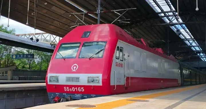 屹立不倒，这对绿皮车在京沪间存活了42年