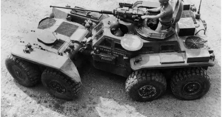 美军“变形金刚”！8x8轮式战车能扭能转，可惜没上战场