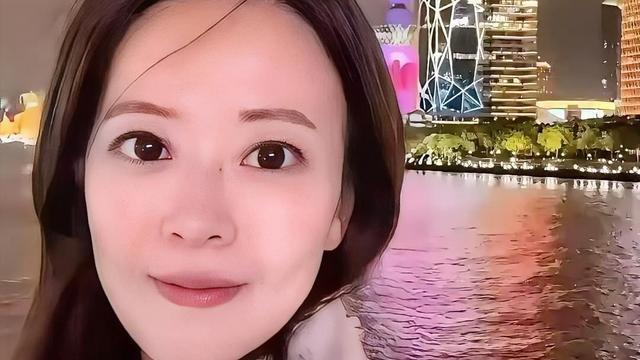 白玫瑰：国民党发言人江怡臻参加完会见活动