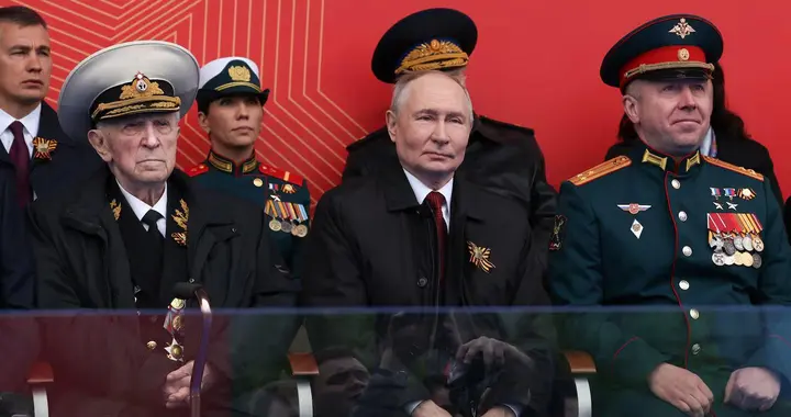 红场阅兵结束，普京果然是中计了，消息一出，俄高层盼他赶紧访华