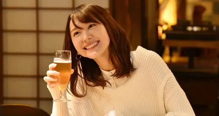 中年叛逆与出逃：酒店里，挤满了偷偷开钟点房的已婚女性