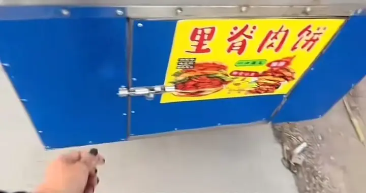 摆摊妈妈的心酸：孩子嫌“丢人”的背后是成长的错位与理解的缺失