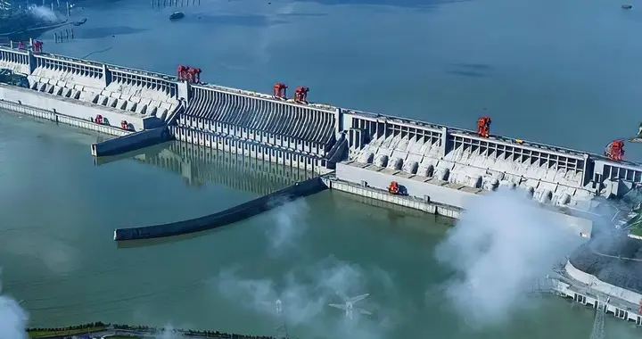 万座大坝立在中国江河上，这才是我们真正的底气