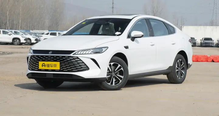 第二代秦PLUS进取型上市，混动系统更新，看看有哪些变化