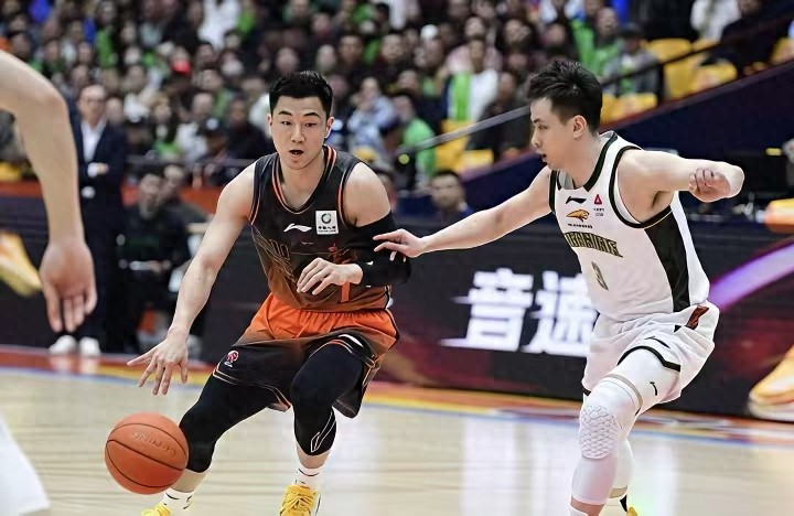 明晚CBA季后赛12进8G1：辽宁客战山东，传来3个好消息和2个坏消息
