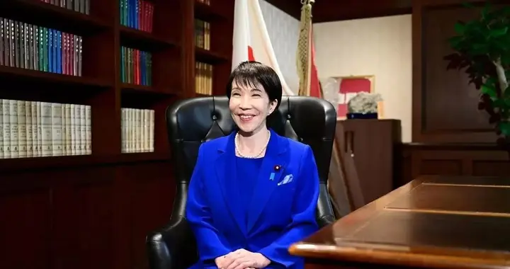 高市极度反常！麻生玩起“失踪”，美媒：日本不想重蹈40年前覆辙