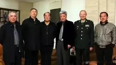 森林里倾听鸟语者：1967年10月的南京