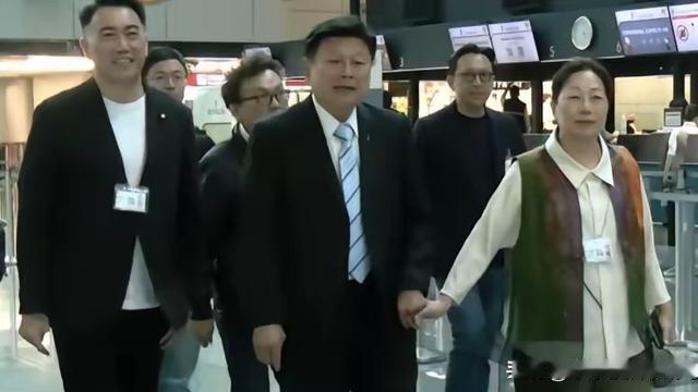 茶余饭后聊几句：郑丽文回到台湾，傅崐萁带